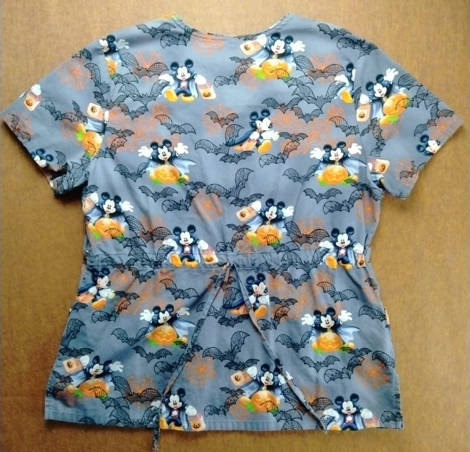 Blusa Médica Grande Disney Mickey Mouse Halloween Vampiro Calabazas Gris Foto 2 de 4