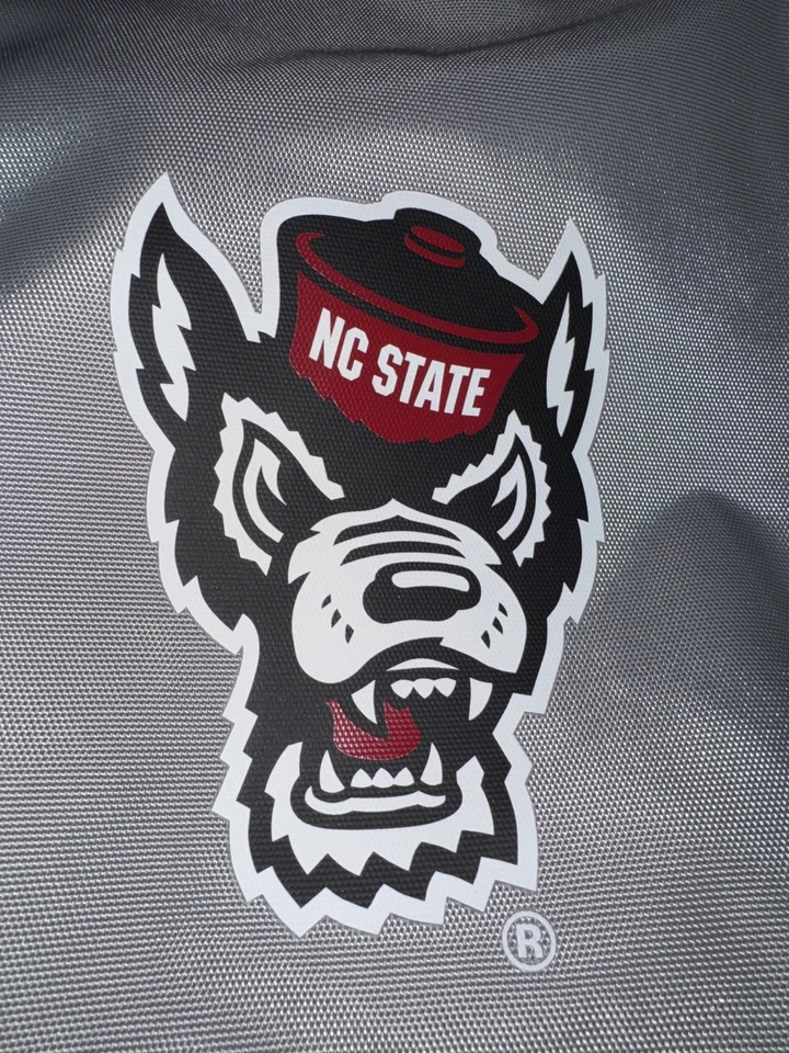 Adidas NC State Wolfpack Mochila Gris Rojo Negro Colegio NCAA Bolso para Libros Nuevo con Etiquetas Foto 3 de 4