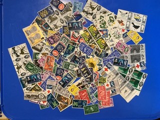 GB “QE2 FINE USED ” SETS & ODDS 200 ALL CDS & OFF PAPER JUST AS SCAN 726