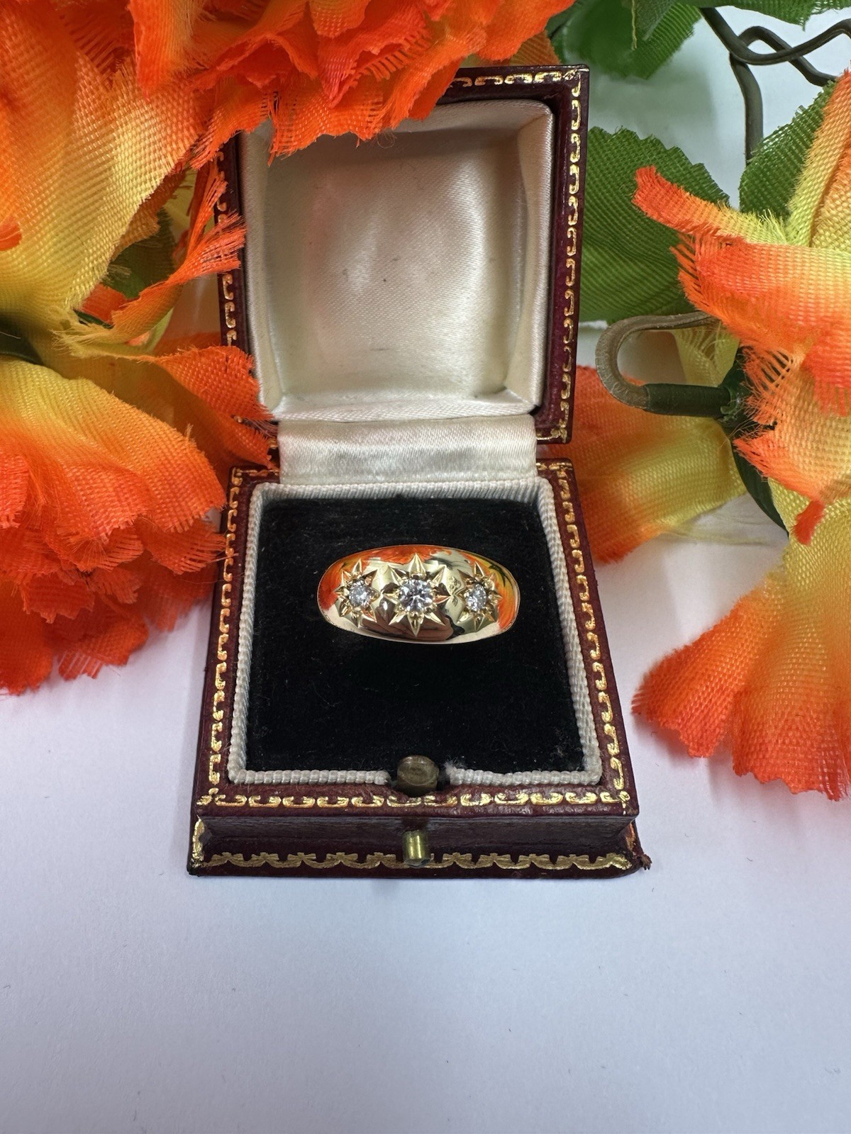 1909 18ct Gypsy 3 Stone Diamond Star Set Ring