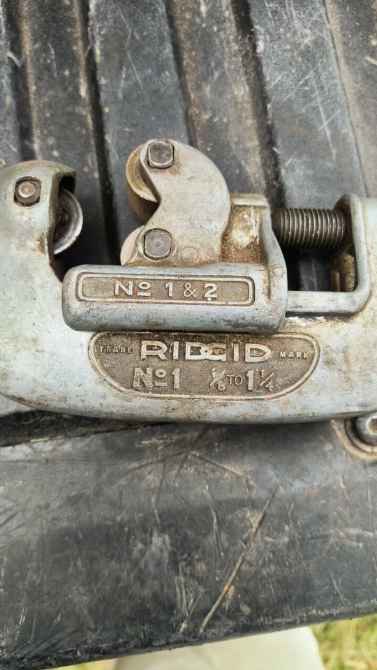 Vintage Ridgid No. 1 & 2 1/8" to 1 & 1/4" Inch No 1 Pipe Cutter Rigid - Image 2 of 4