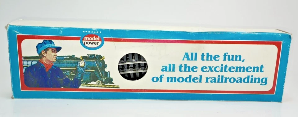 22 Pieces Model Power HO Scale 9" Track,  20 Curved,  2 Straight. Made in Italy. - Image 2 of 2