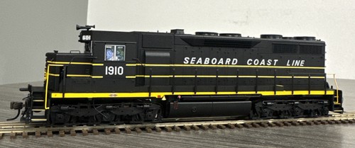Atlas Master HO #9233 Seaboard Coast Line SD-35 nariz baja #1910 con CCC - ¡NUEVO EN CAJA! | Condition: Used