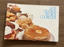Betty Crocker's Bisquick Cookbook 1977 Vintage Recipes MCM Cooking Baking
