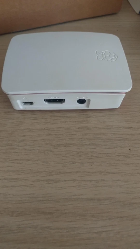 RASPBERRY PI 3 Model B - STARTER KIT - Immagine 2 di 4