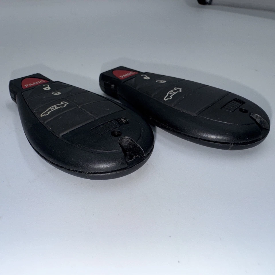 Dos llaveros remotos Dodge Charger 2008 2009 2010 2011 2012 2013 OEM FCC: IYZ-C01C Foto 3 de 4
