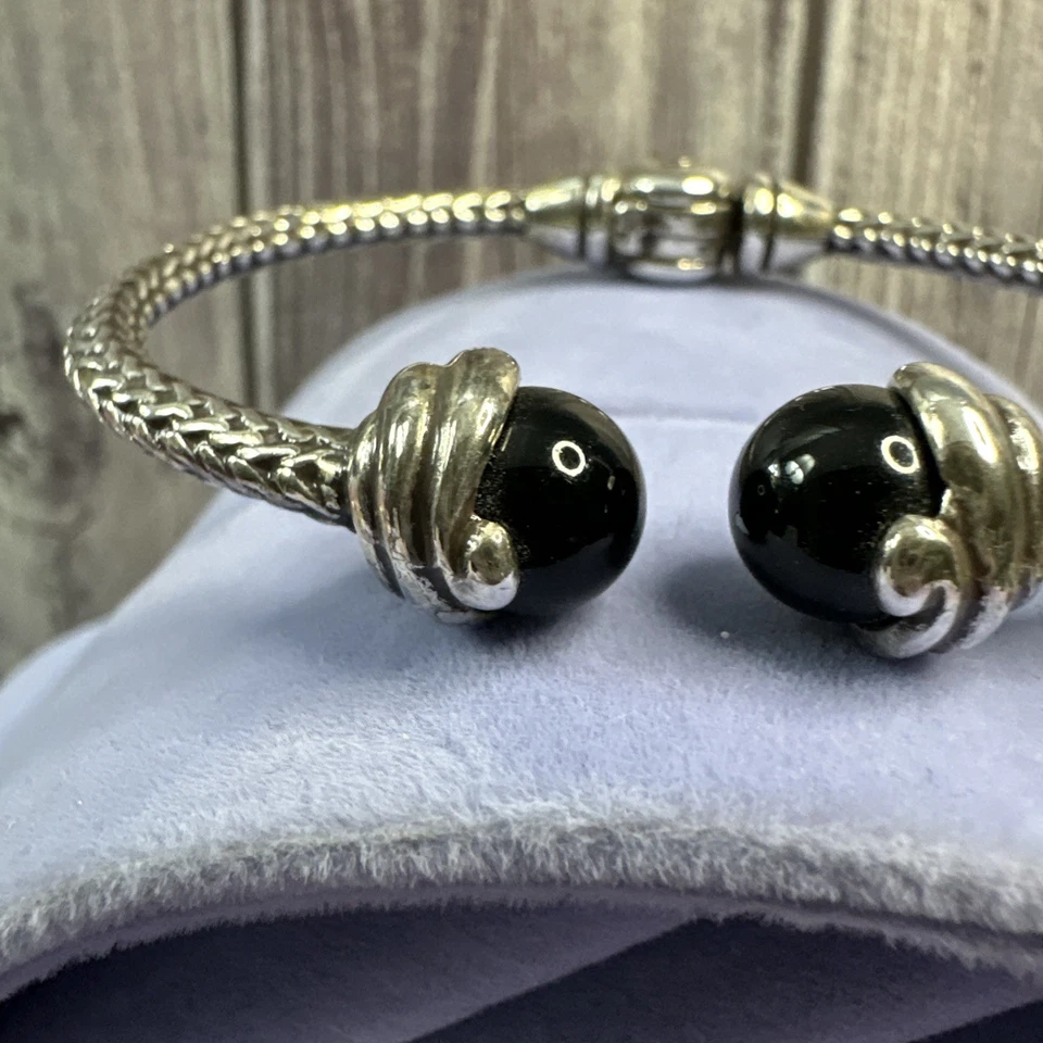 Brazalete brazalete con cuentas de ónix enchapado en plata de ley con bisagras con cable talla 7,25 Foto 2 de 4
