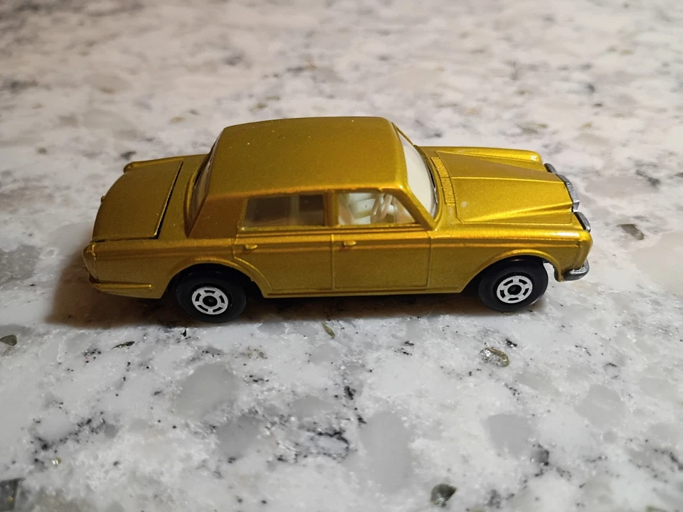 Matchbox Superfast 24 Rolls Royce Silver Shadow V2 Gold Color Variation NMINT - Image 3 of 4