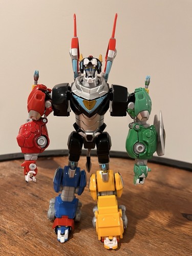 2017 Playmates Netflix Voltron Legendary Defender 8-inch Diecast