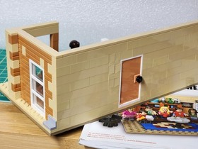 LEGO 21302 Ideas The Big Bang Theory Retired 2015 Set - 98% Complete