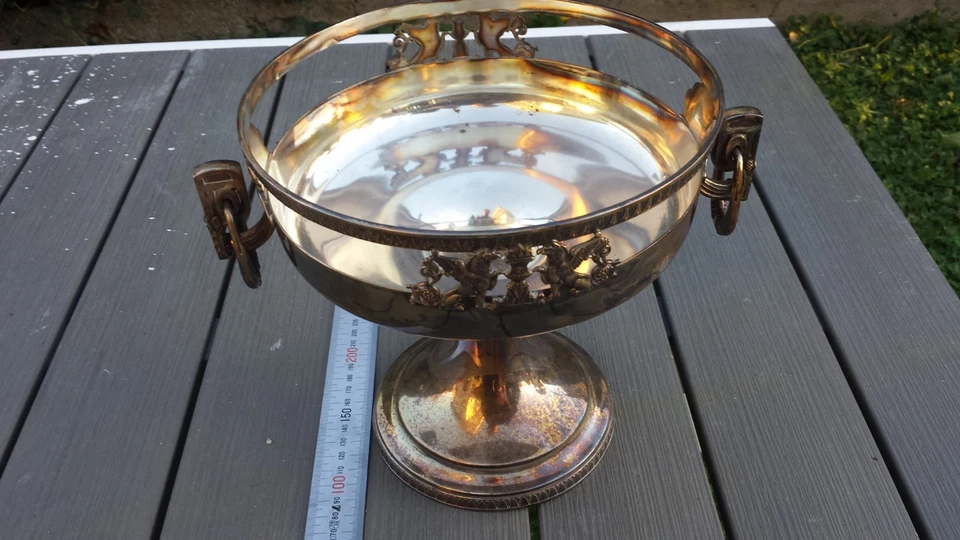 Ancien centre de table en métal argenté style empire à décor de griffons - Photo 3/4