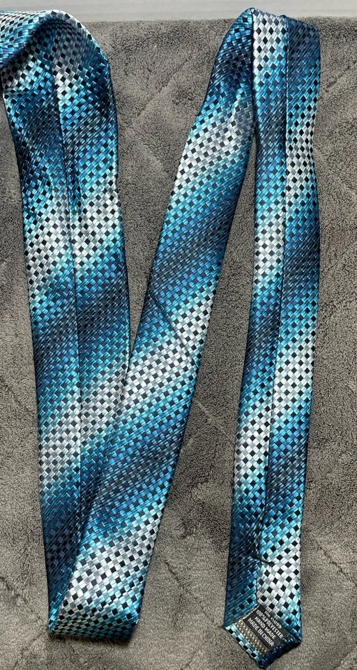 Covington Blue Gradiant Striped Textered Polyester Men's Neck Tie 58"L & 3.25"W - Image 4 of 4