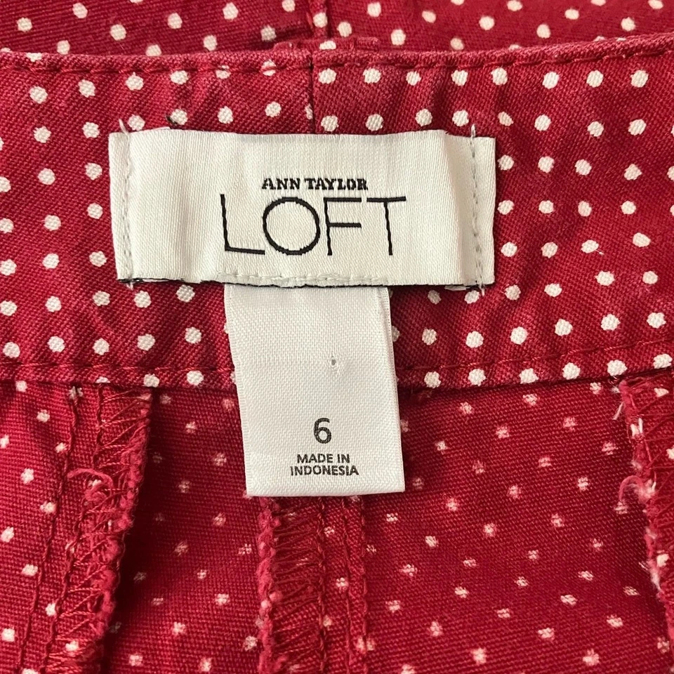 Pantalones Cortos Ann Taylor Loft Rojo con Lunares Tiro Medio 3.5" Entrepierna Modernos Elegantes Talla 6 Foto 4 de 4