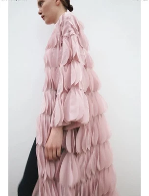 Blütenmantel Kimono Zara 3-D Blütenblätter Gr. M Statement Rosa Limited Edition - Bild 1 von 4