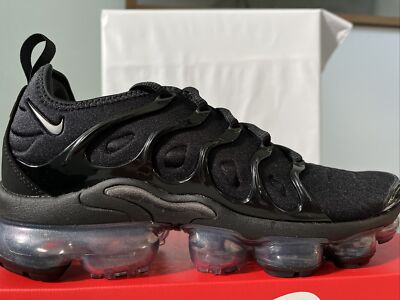 all black vapormax women's size 9