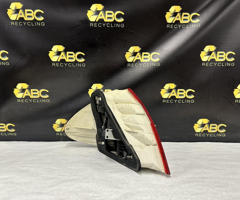 20032005 Mercedes Benz CLK 320C Rear Exterior RH Right Tail Light