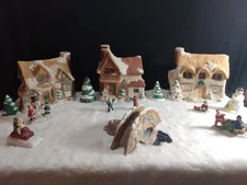 House of Lloyd Christmas Around the World Country Village with Extras