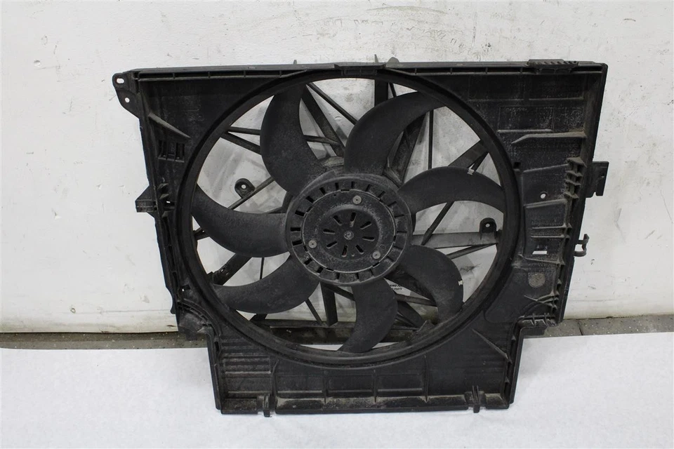 RADIATOR FAN ASSEMBLY BMW X3 X4 13 14 15 16 17 18 1369380 Foto 3 de 4