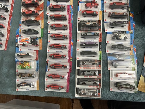 hot wheels lot Random 18 Cars TH In Every Lot - Picture 4 of 17