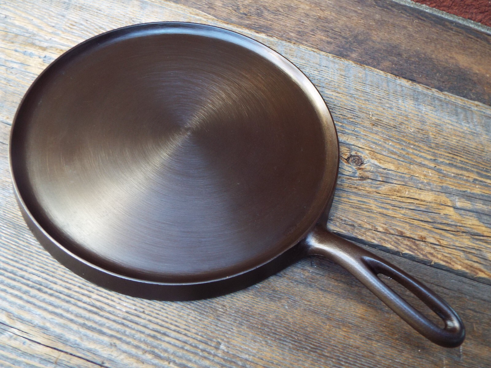 Unmarked Favorite 9 / 101/4" Cast Iron Round Handle Griddle, restored