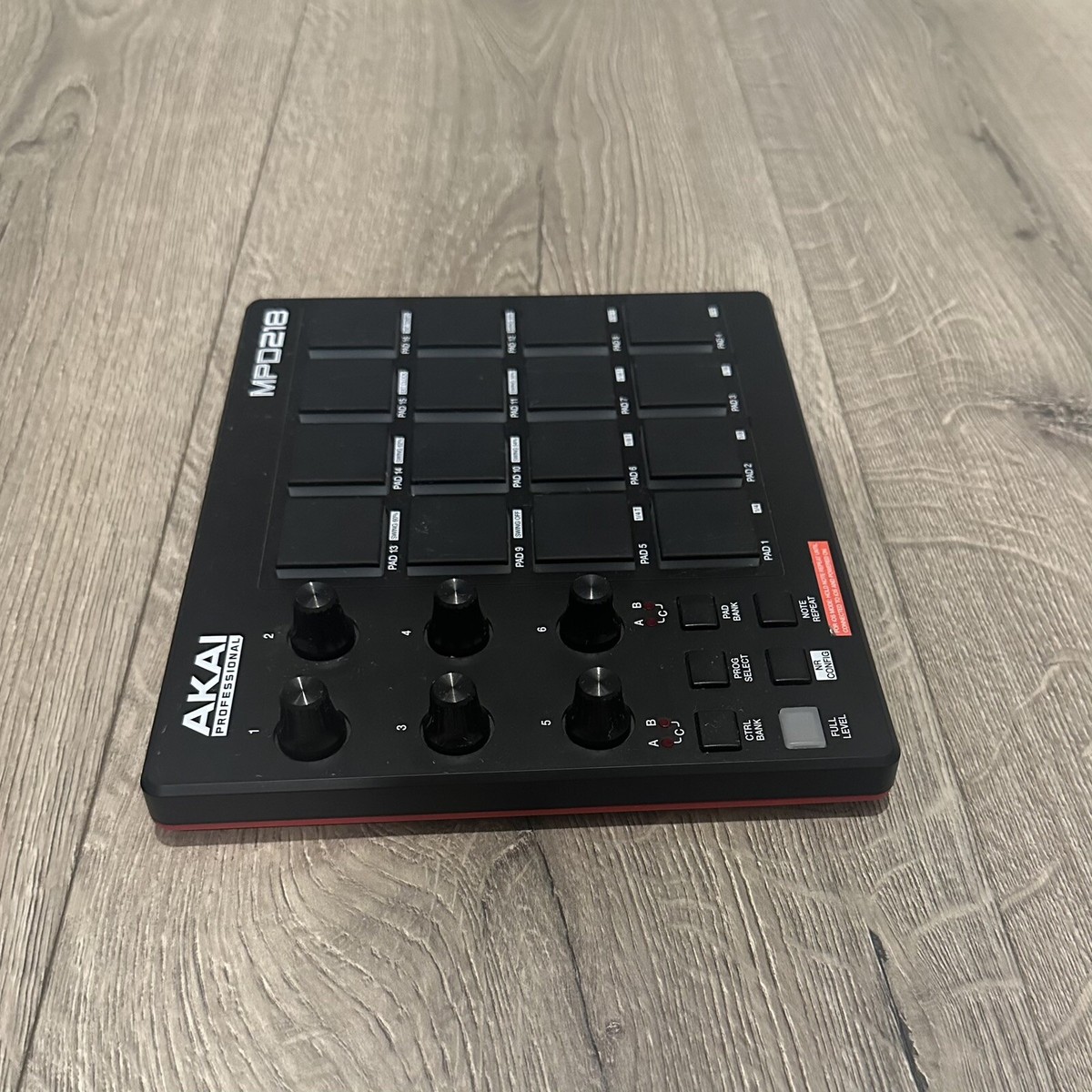 AKAI PROFESSIONAL MPD218 MIDI PAD CONTROLLER With 16 MPC
