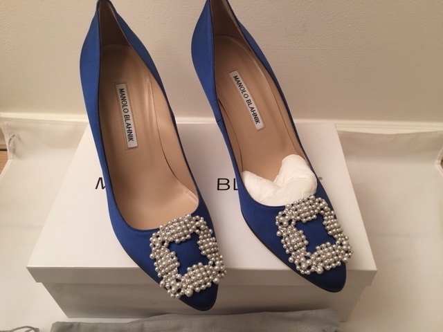 NIB New MANOLO BLAHNIK Hangisi 90 Pearl Satin Pumps BLUE MB Sizes
