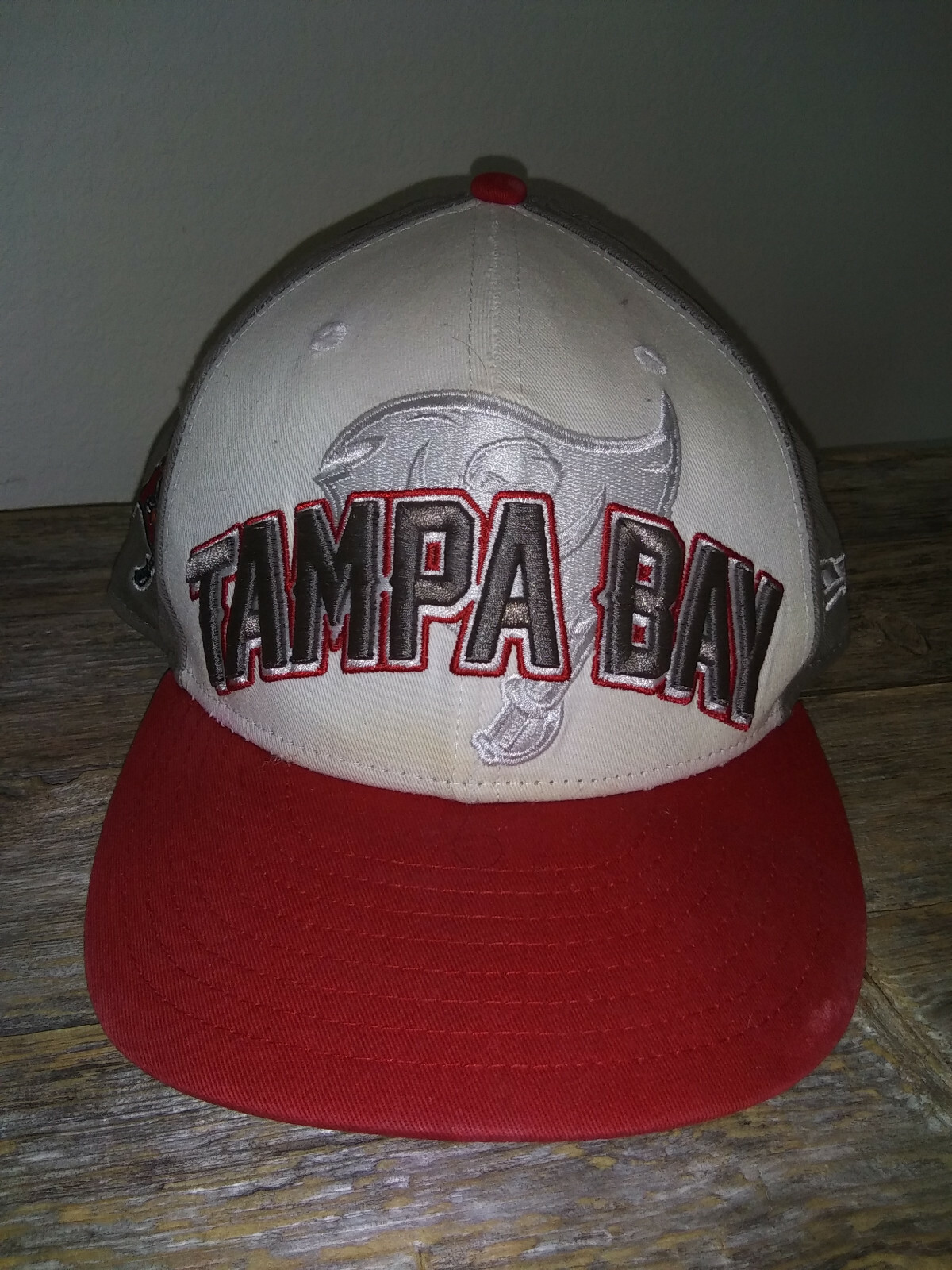 NFL Tampa Bay Buccaneers Football Team Pirate Flag Logo New Era nfl-tampa-bay-buccaneers-football-team-pirate-flag-logo-new-era