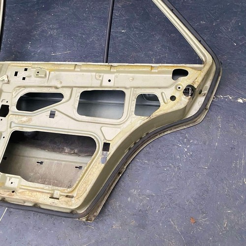 Mercedes-Benz W201 190E Limousine Tür hinten rechts - Bild 16 von 18