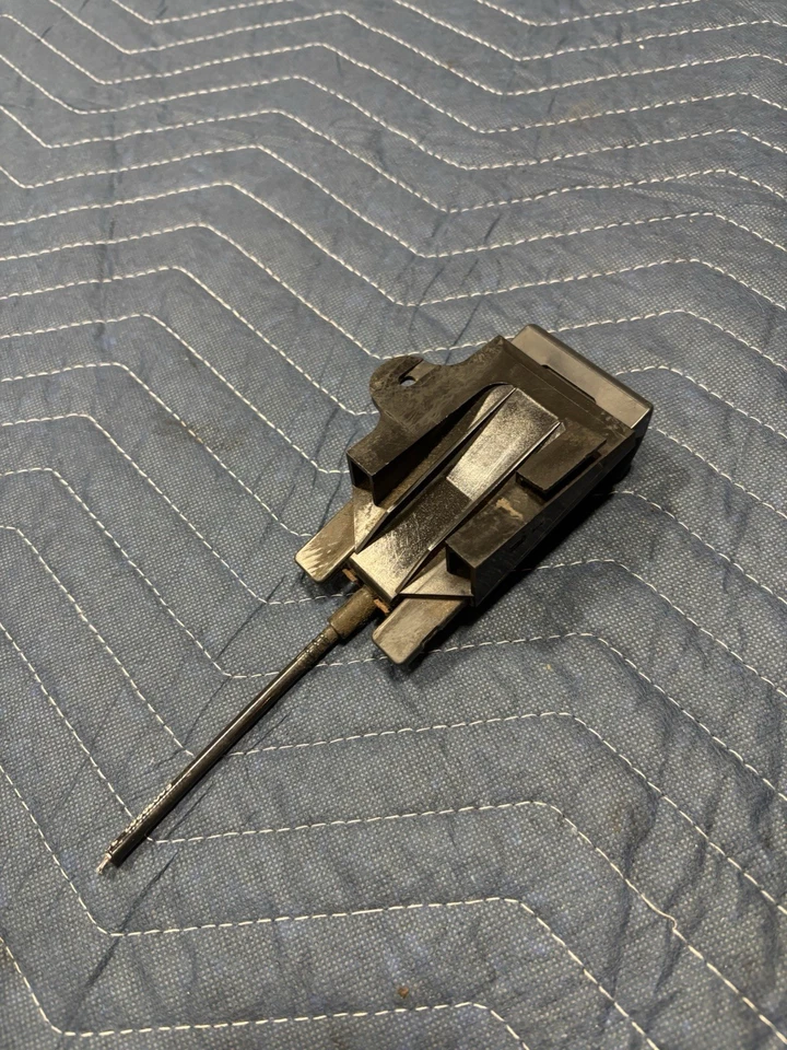 Manija de liberación de freno de emergencia freno de estacionamiento Dodge Ram 1994-1997 OEM 52078327 Foto 2 de 4