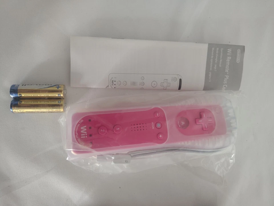 Nintendo Wii Motion Controller - Pink (RVLAWRPA) - Image 4 of 4