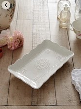 BNIB RACHEL ASHWELL SHABBY CHIC WHITE LACE EMBOSSED FINE CHINA TRAY. WAS £24