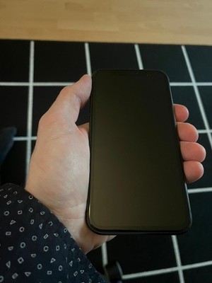 Apple iPhone 11 - 64GB - Schwarz (gebraucht)