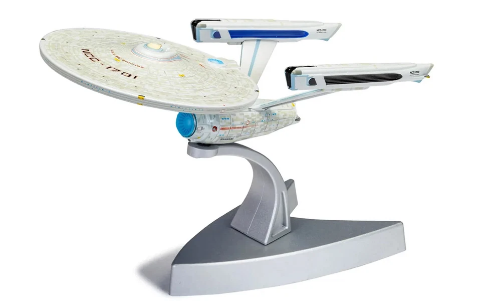 Star Trek - USS Enterprise NCC 1701 Refit The Wrath of Khan Corgi CC98001 - Image 3 of 4