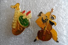 lot de 2 Pins  pin's neuf Instrument de MUSIQUE pin rare (logo) insigne