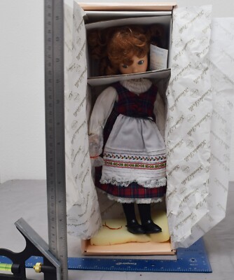 Ashton-Drake Galleries Dianna Effner Little Red Riding Hood Porcelain Doll 9571A