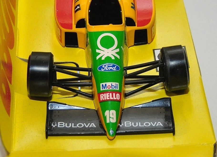 Burago 6102 auto F1  Benetton Ford B 188 N° 19 A. Nannini scala 1:24 - Immagine 3 di 4