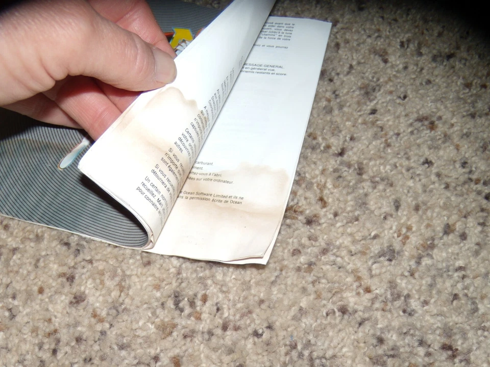 Voyager Atari ST Game on 3.5" disk with pictured insert(has water damage) - Image 2 of 2