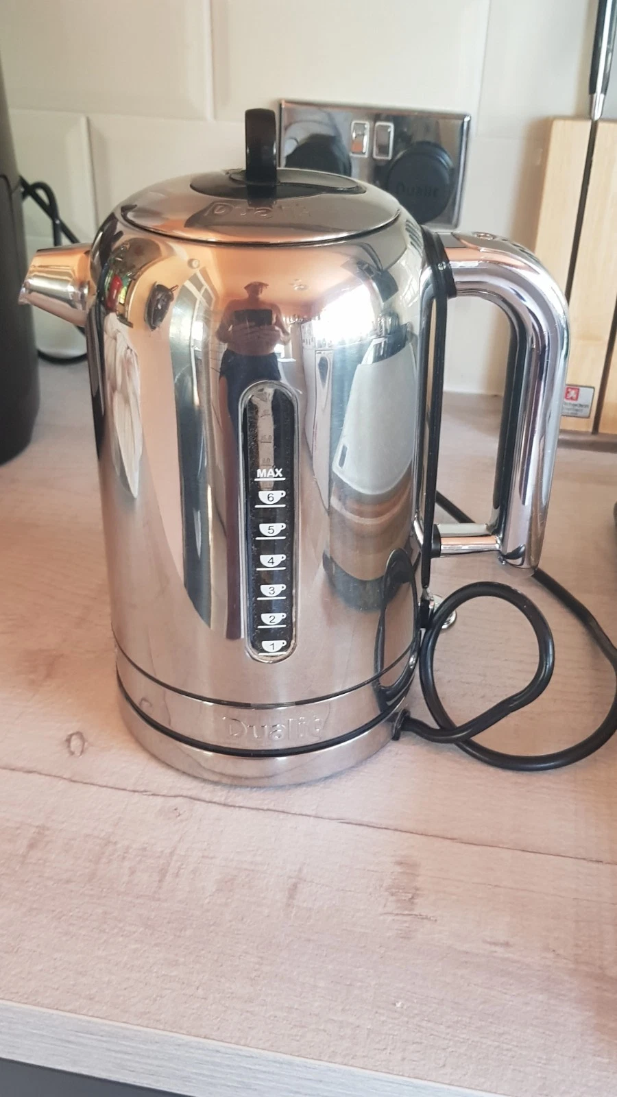 Dualit CVJK13 Classic Jug Electric Kettle (Faulty)Base works kettle does not
Opens in a new window o