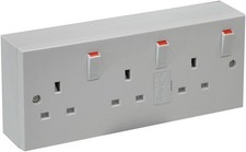 White Triple Switched Socket with Back Box 