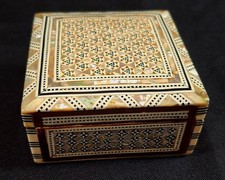 Intricate Handmade Egyptian Mother of Pearl Jewelry Trinket Box Velvet Interior