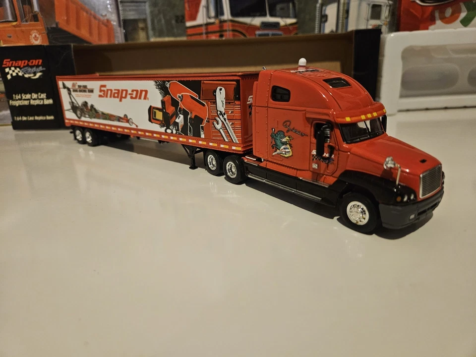 1/64 Scale Diecast Freightliner Century Class With Van Trailer - Image 3 of 4