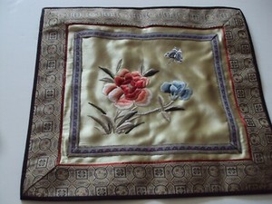 VINTAGE CHINESE SILK hand EMBROIDERED picture