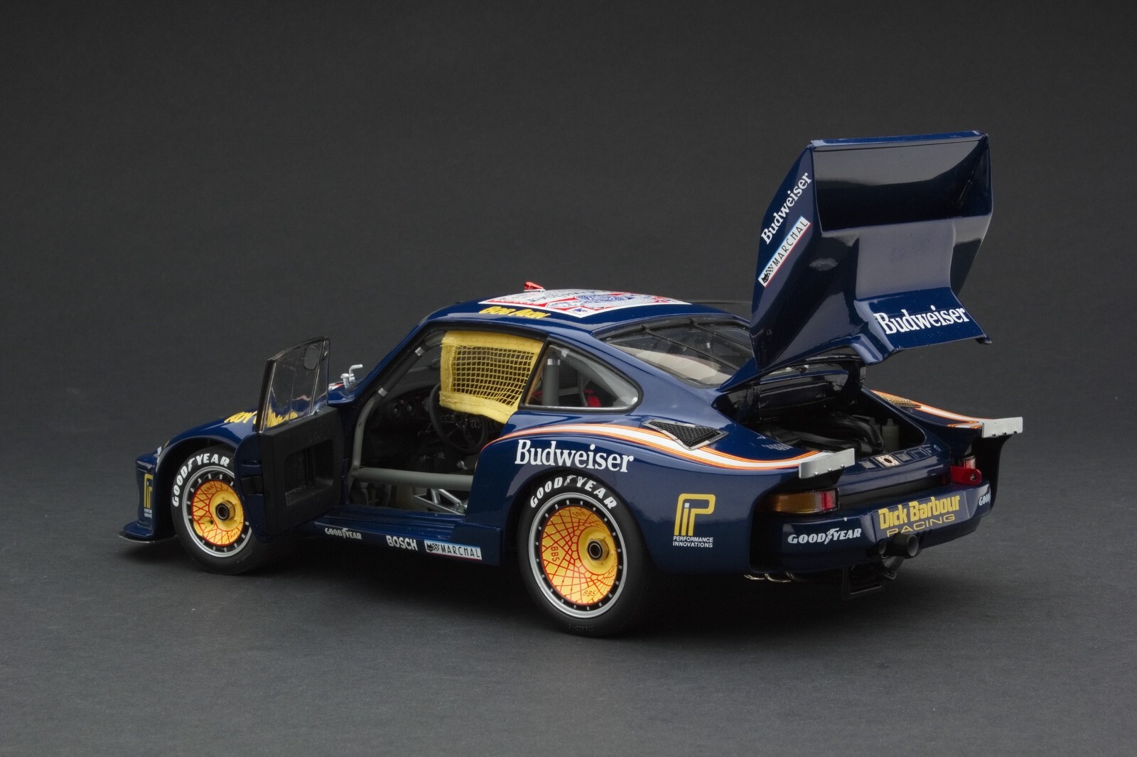 ステルス指値対応EXOTO Porsche 935 Budweiser 1/18 Exoto 1/18 Scale Diecast 19107 - Porsche 935 Turbo #6