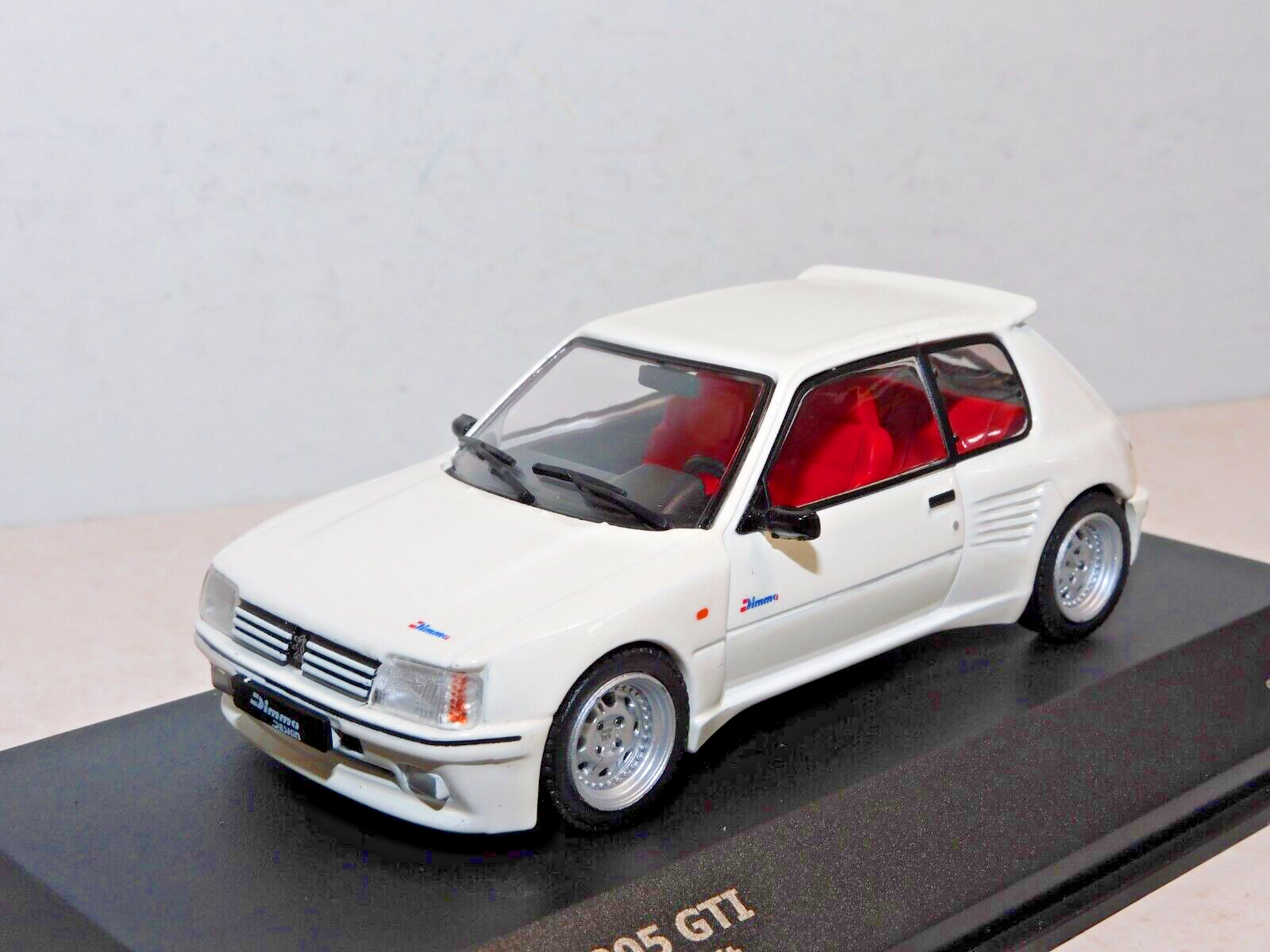 SOLIDO PEUGEOT 205 GTI WITH DIMMA BODYKIT WHITE 1/43 S4310801