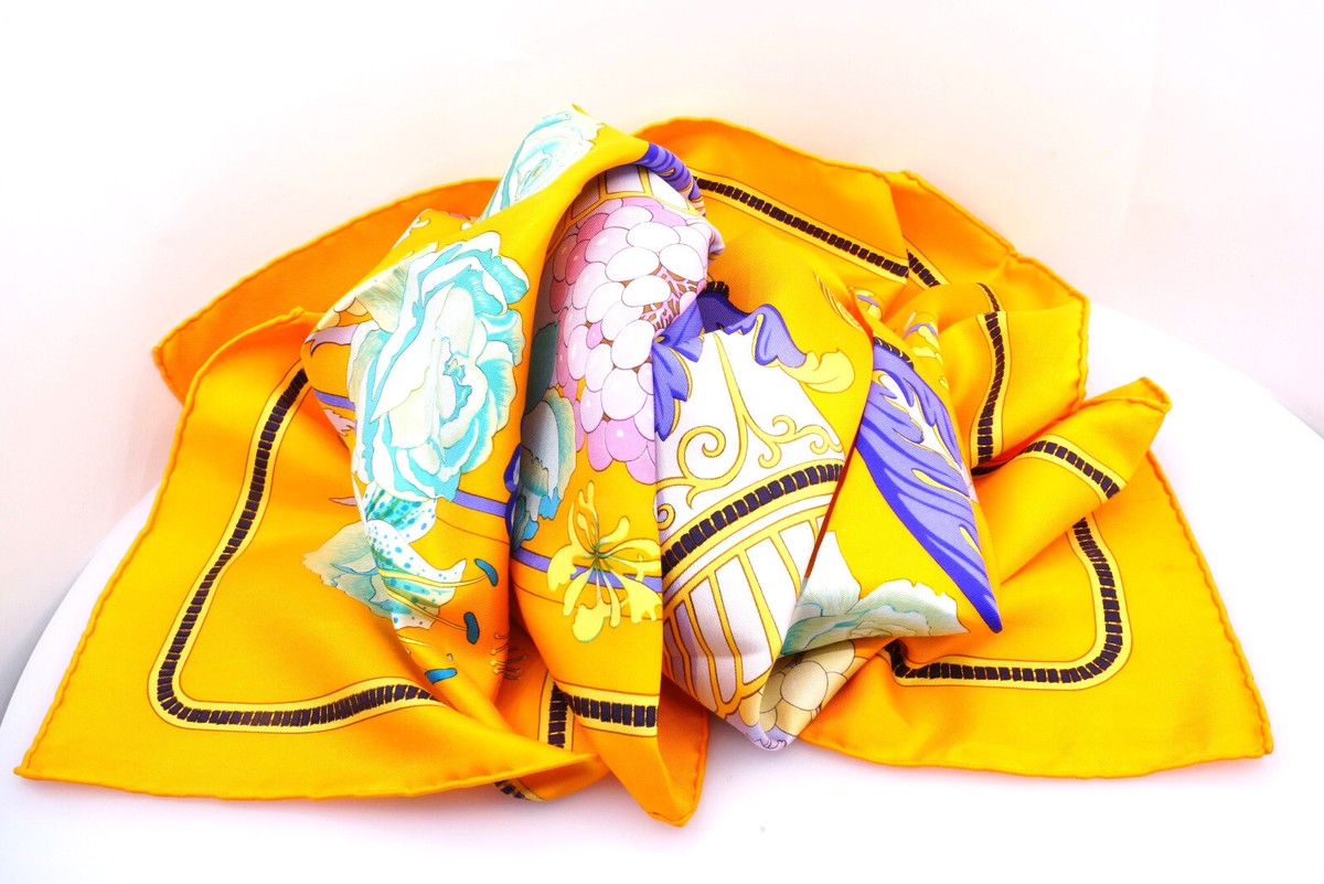Hermès scarf/foulard/carre - Fleurs et Raisins - Hermès pour