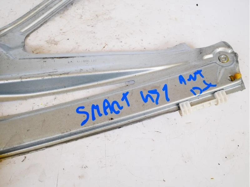 A451720446 SISTEMA C/MOTORINO ALZACRISTALLO PORTA DX SMART FORTWO (451) (2007>20 - Immagine 4 di 4