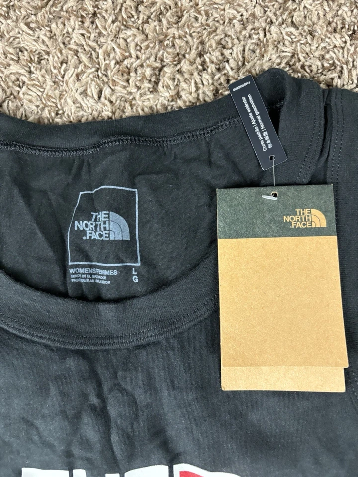 Camiseta sin mangas The North Face Pride reciclada para mujer TNF negra selecciona una talla grande Foto 2 de 4