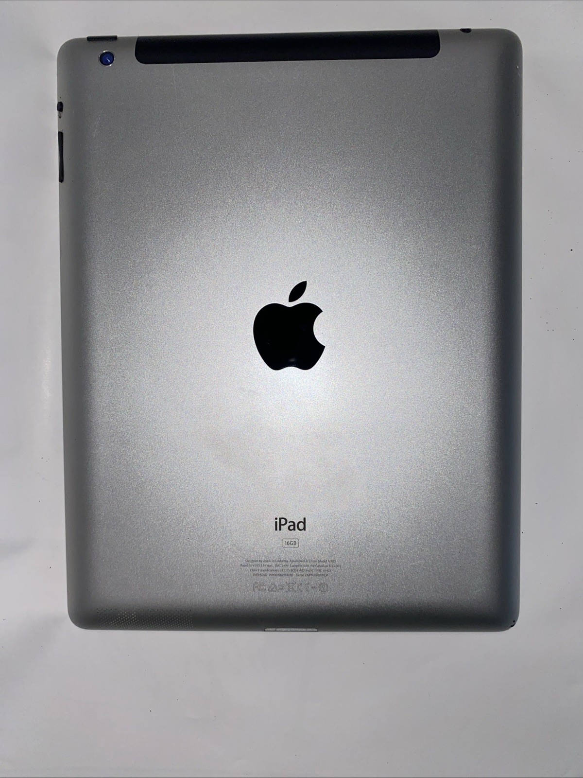 Apple iPad 3rd Gen 16GB Wi-Fi + Cellular AT&T 9.7