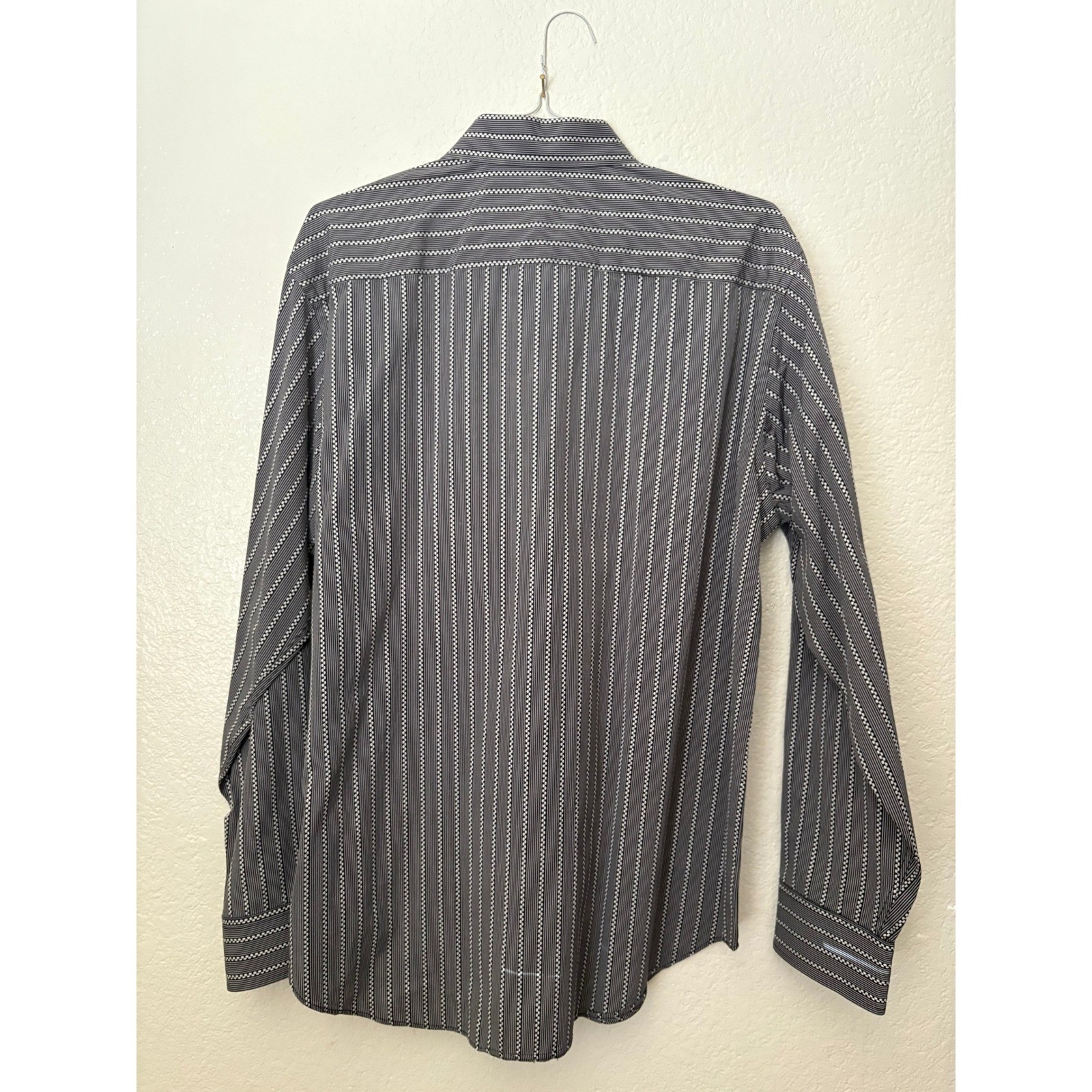 Bugatchi Uomo Striped Collared Button Down Long S… - image 4