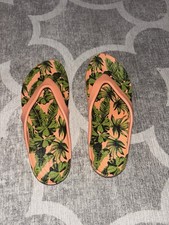 Crocs KADEE II Flip Flops Thong Sandals - Women's Size 6 Palm Print / Papaya
